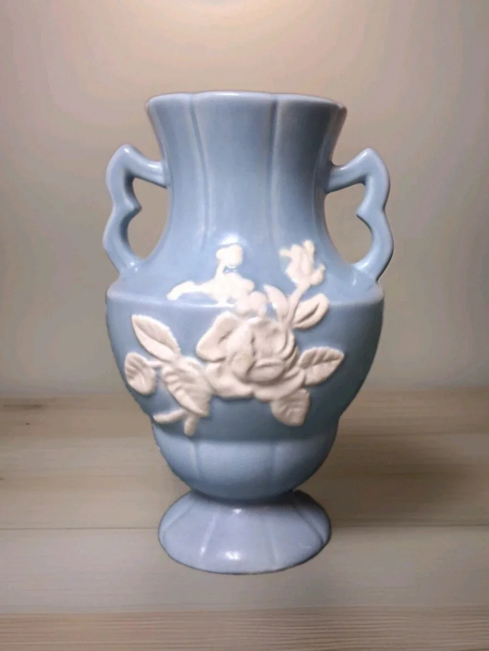 Vintage Weller Pottery Flower Vase Blue w/White Cameo Flowers 7.25